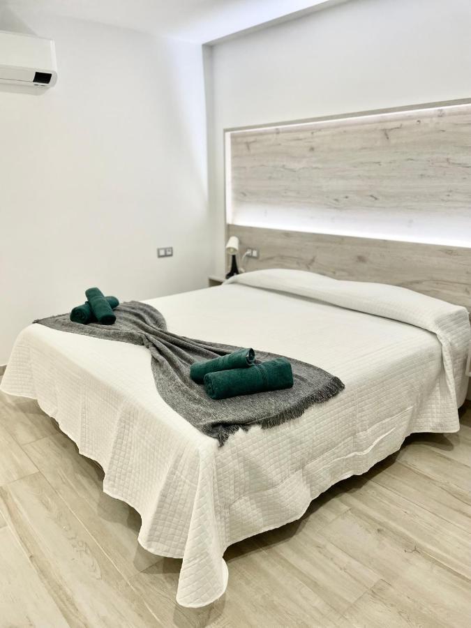 Island Suites Arona  Esterno foto