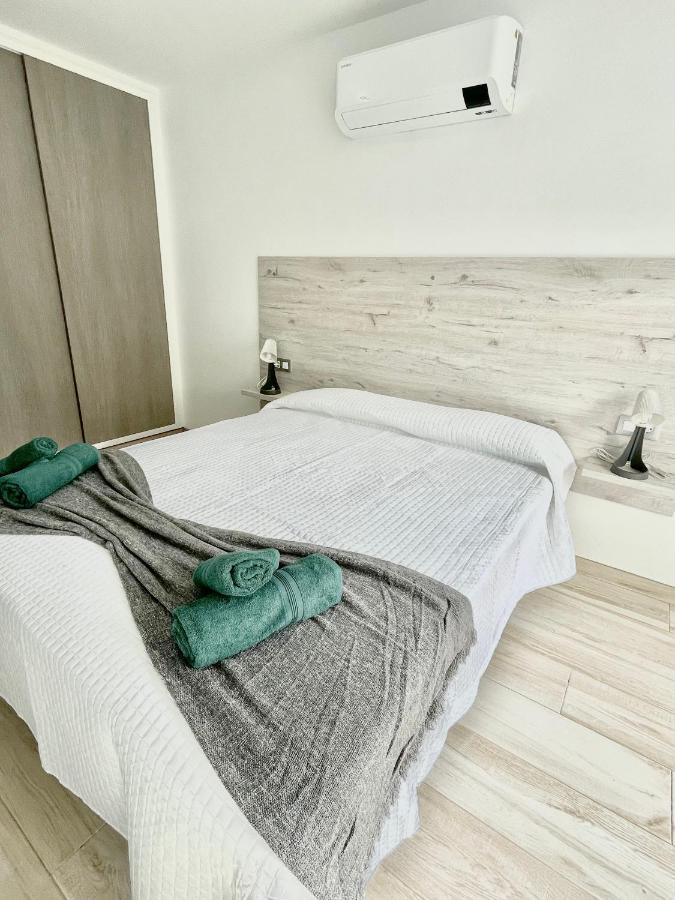 Island Suites Arona  Esterno foto