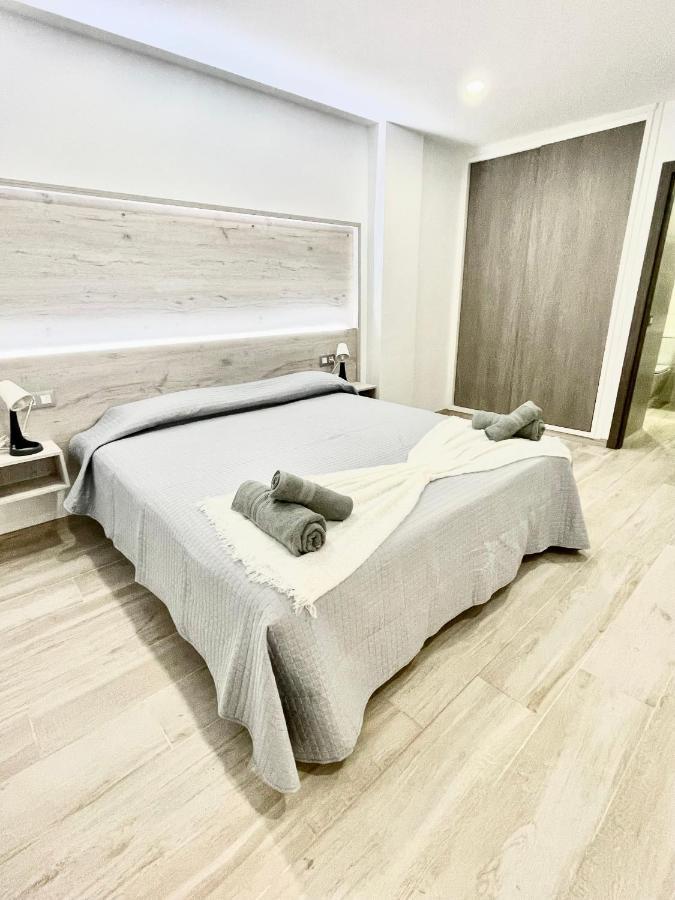 Island Suites Arona  Esterno foto