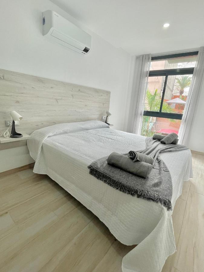 Island Suites Arona  Esterno foto